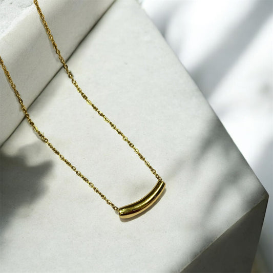 Minimalist Gold-Plated Curved Bar Necklace – Sleek & Modern