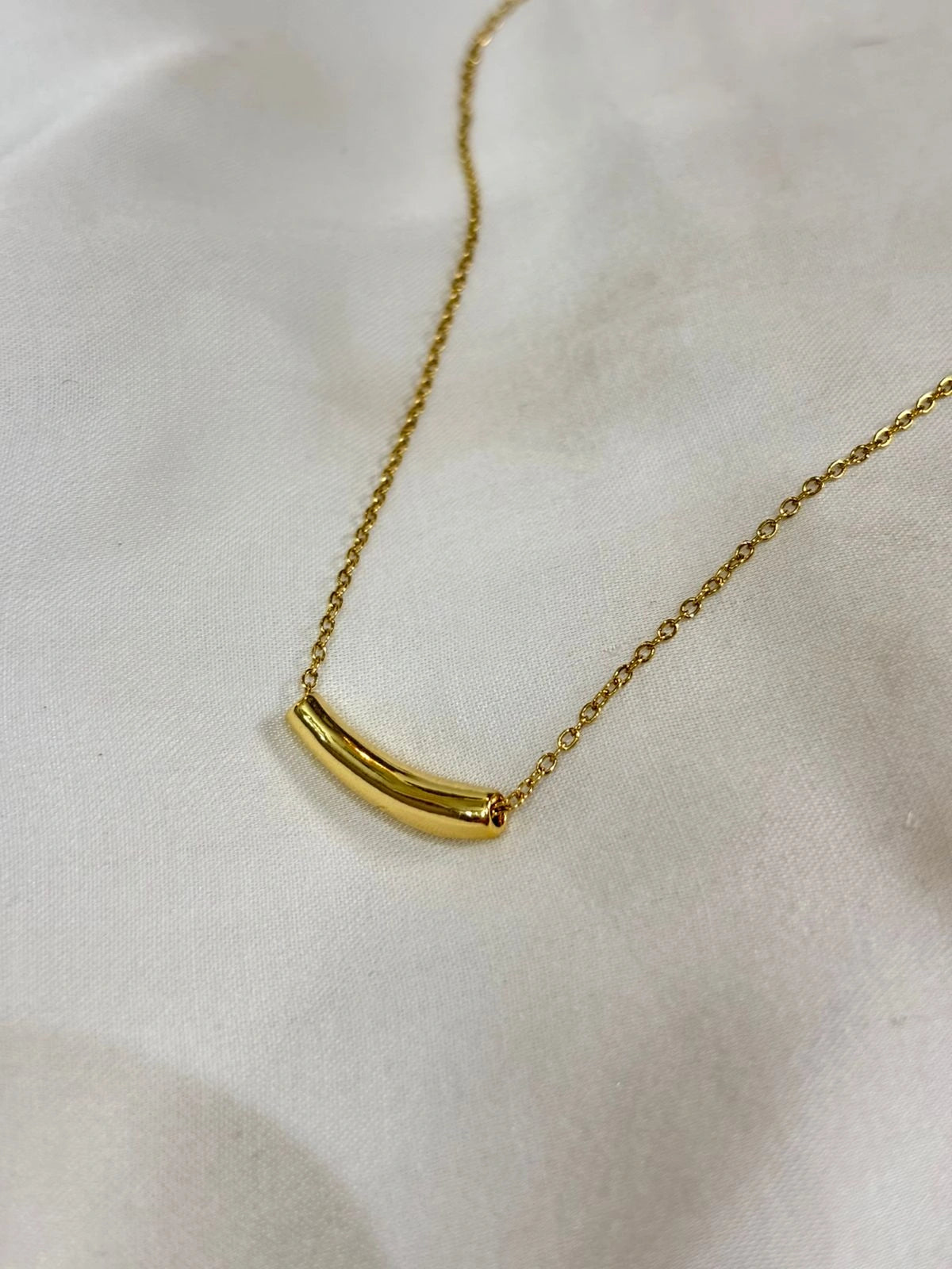 Minimalist Gold-Plated Curved Bar Necklace