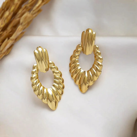Vintage-Inspired Gold-Plated Ribbed Drop Earrings