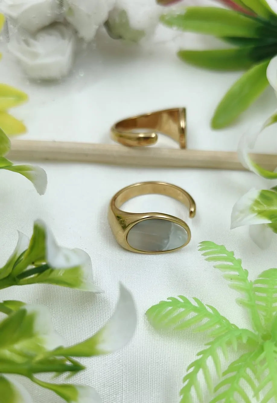 Mother of Pearl Gold Ring