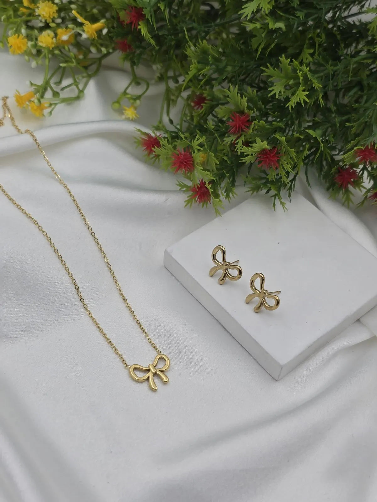 Golden Bow Necklace & Earrings Set