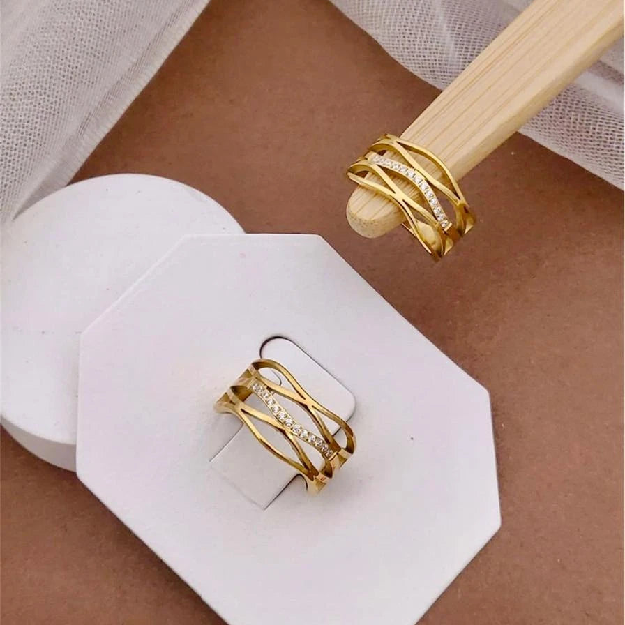 Aurelia Crosswave Crystal Ring