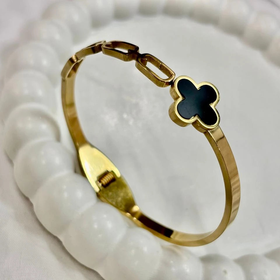 Black Clover Gold Kada