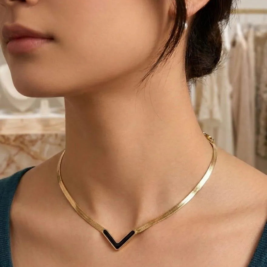 Black V Minimal Necklace