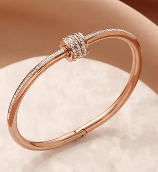 Elegant Gold/Rose Gold-Plated Zircon Kada Bracelet โ Timeless & Luxurious
