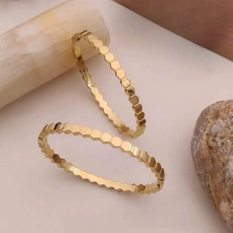 Gold Hexagon kada