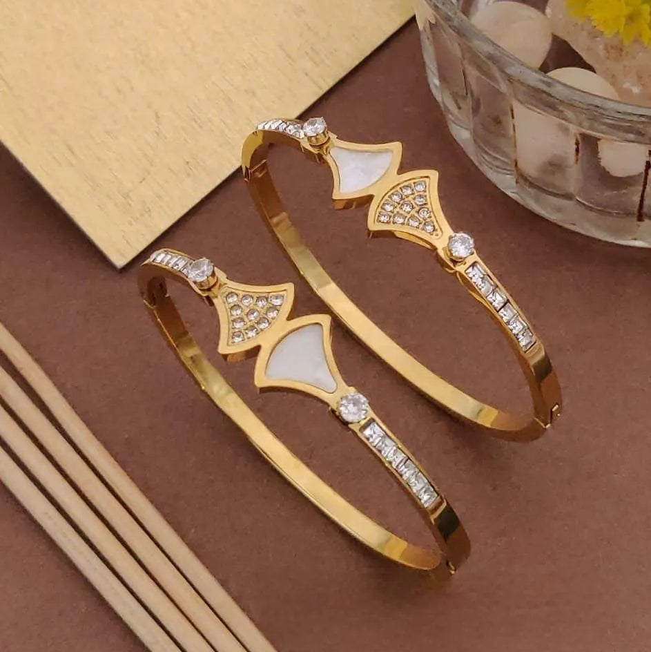 Diamond And Mother Of Pearl Detailing Kada