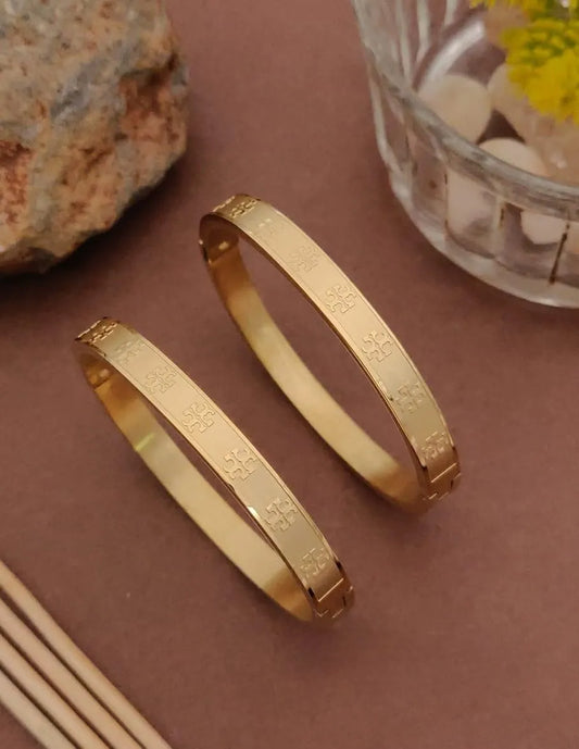 Engraved Cross Design  kada