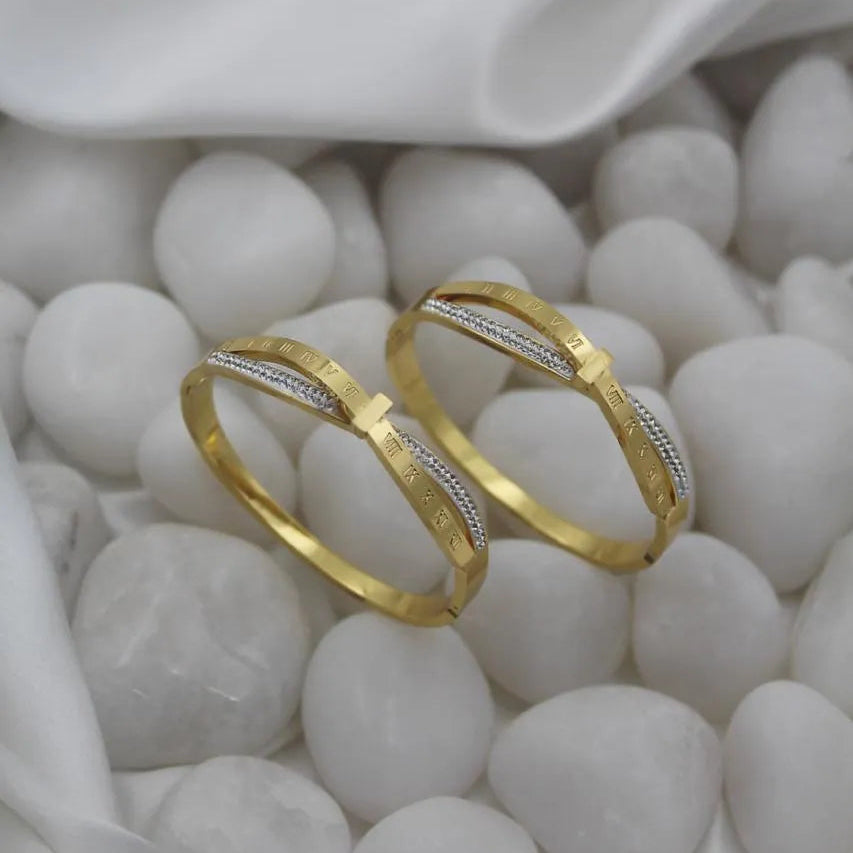 Engraved Detailing gold kada