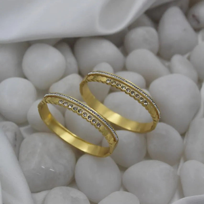 Chic Design Gold Kada