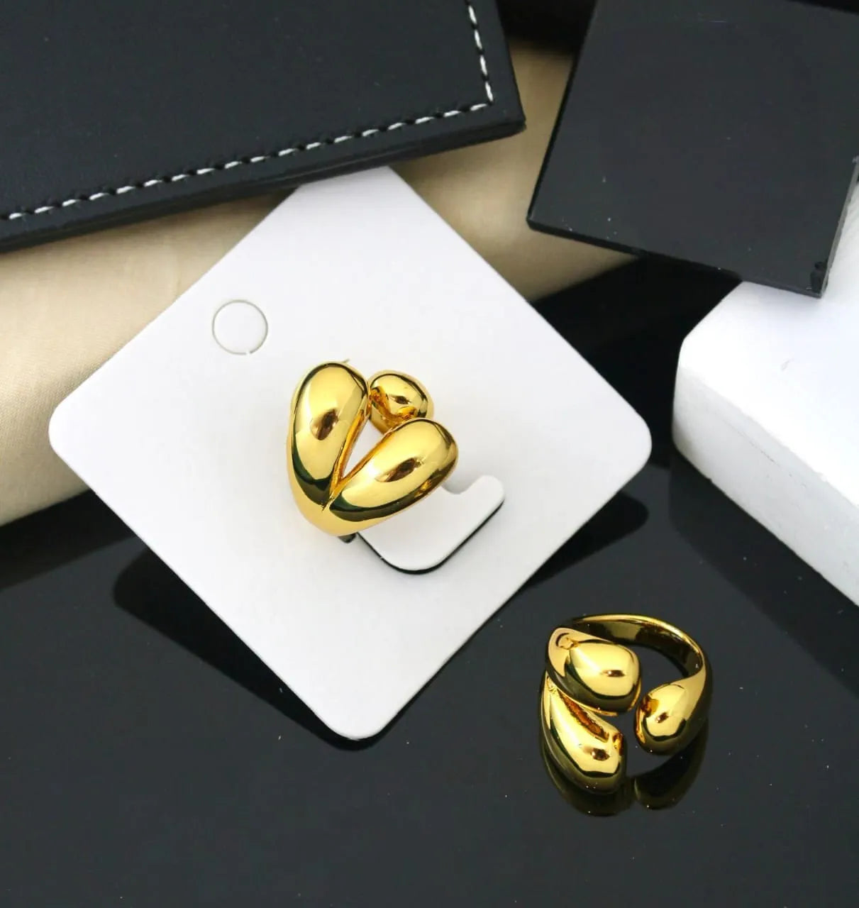 TriAura Liquid Drop Ring