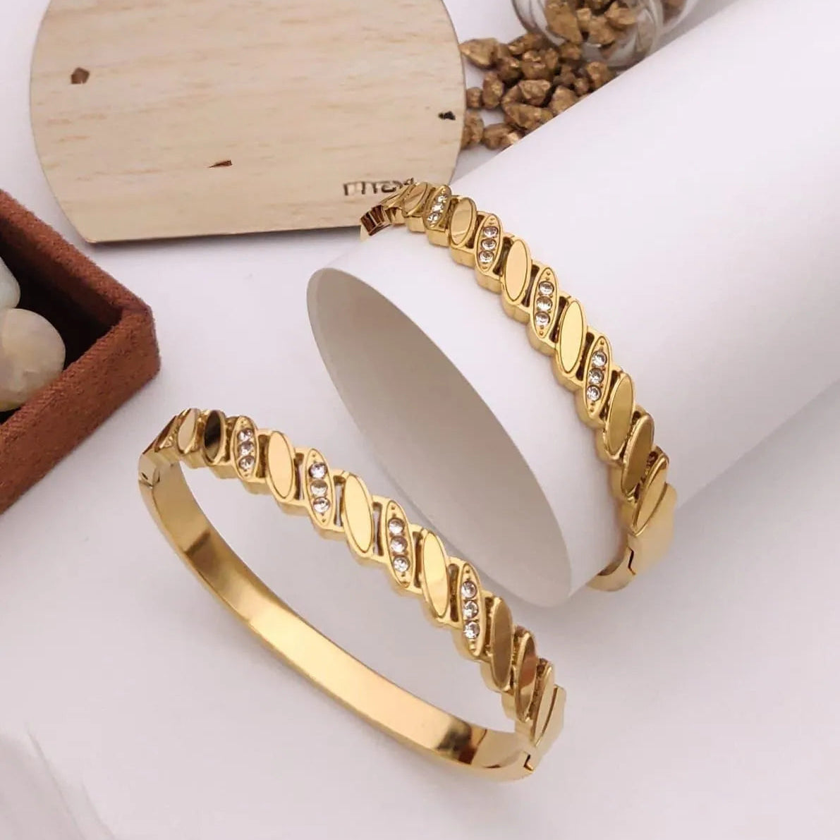 Crystal Wave Link Gold Kada