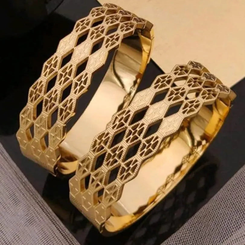 Diamond Pattern Gold Kada