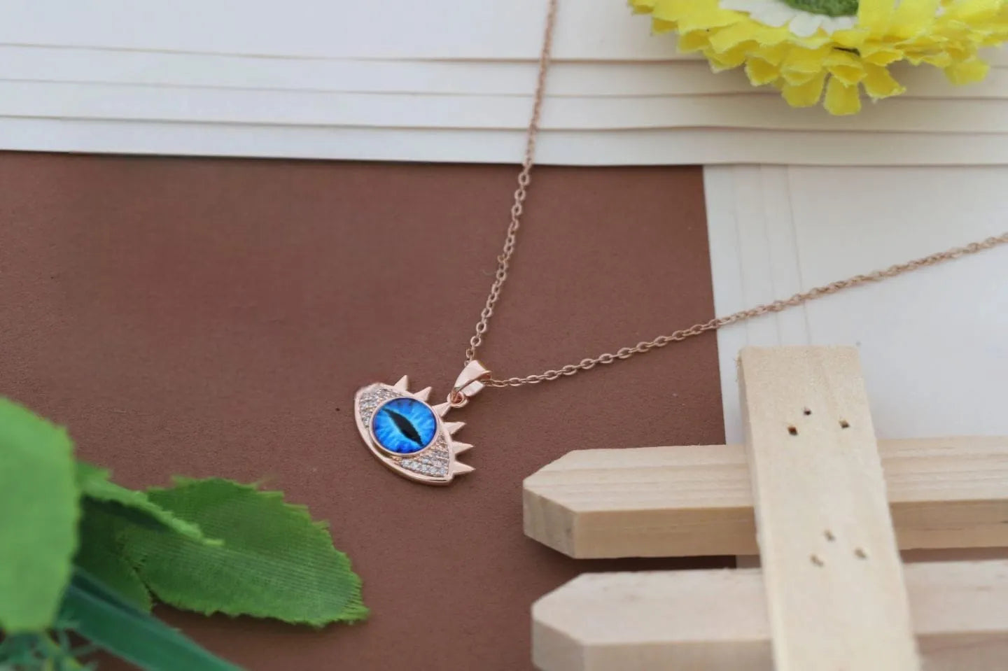 Eye Pendant Necklace