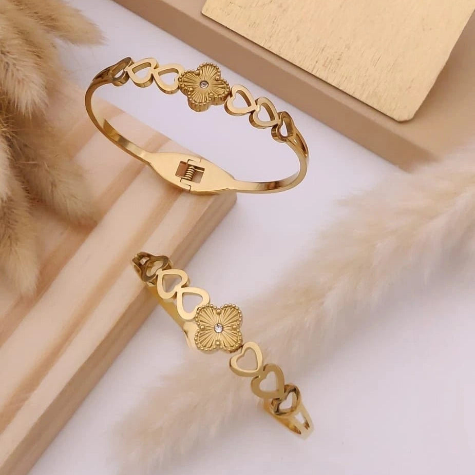 Floral Heart Charm Kada