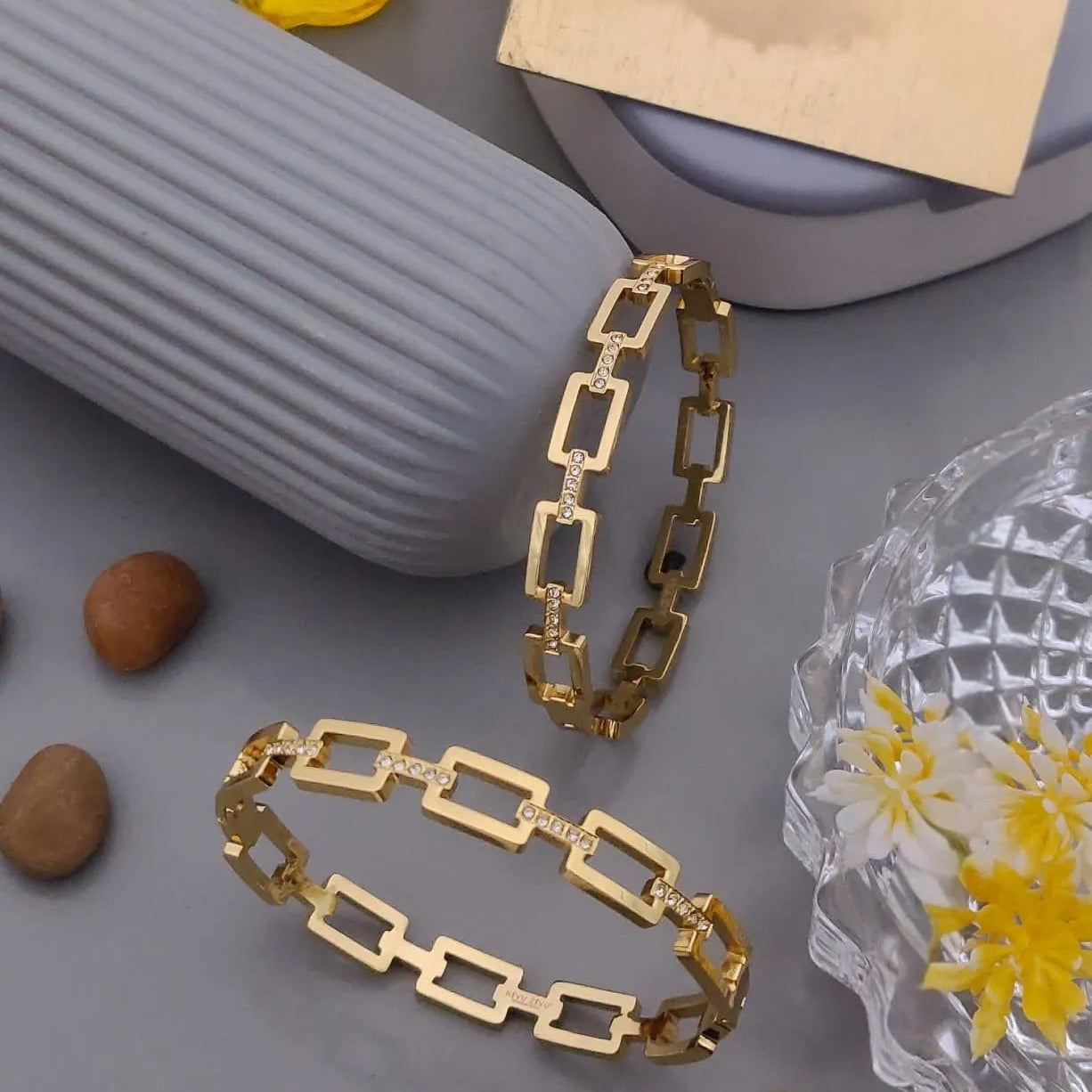 Geometric Link Luxe Gold Kada