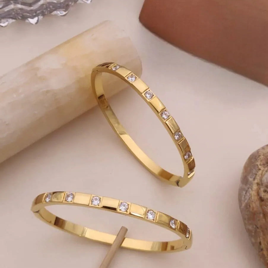 Gold Diamond Square kada
