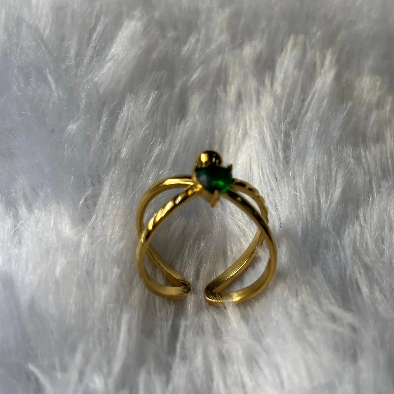 Green Heart Twist Ring