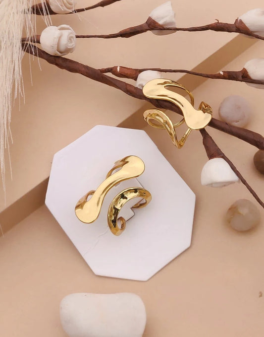 Aurelia Wave Sculptural Ring