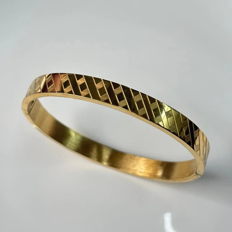Golden Diamond Cut Kada
