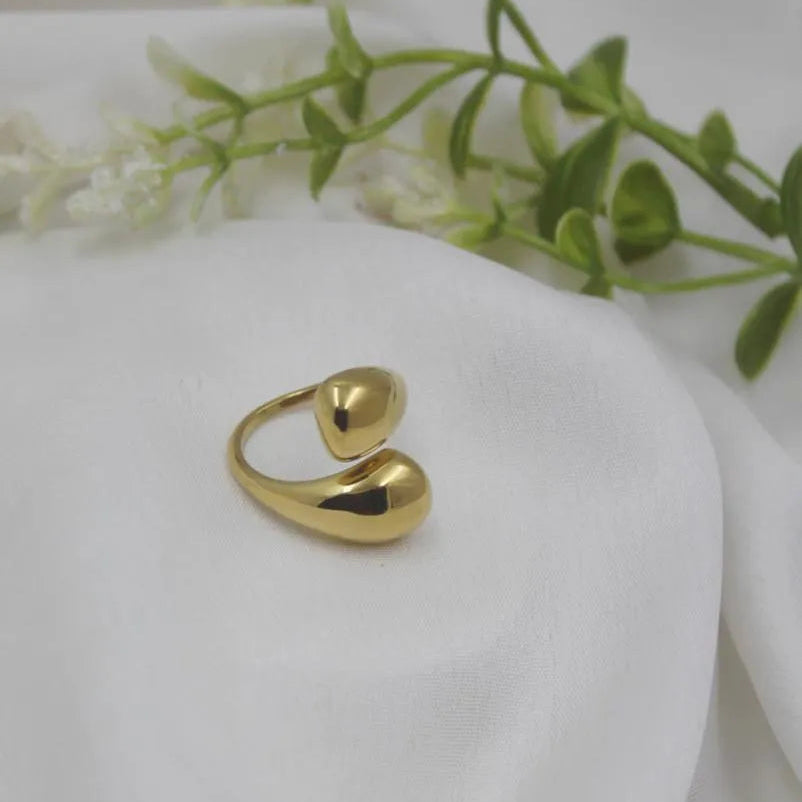 Golden Amaz Elegant Ring