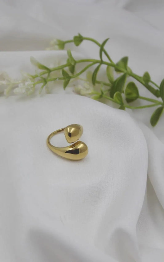 Golden Amaz Elegant Ring