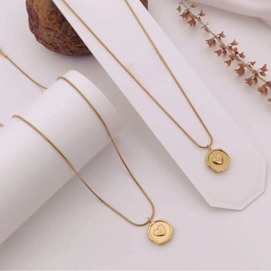 Antitarnish Heart Medallion Necklace