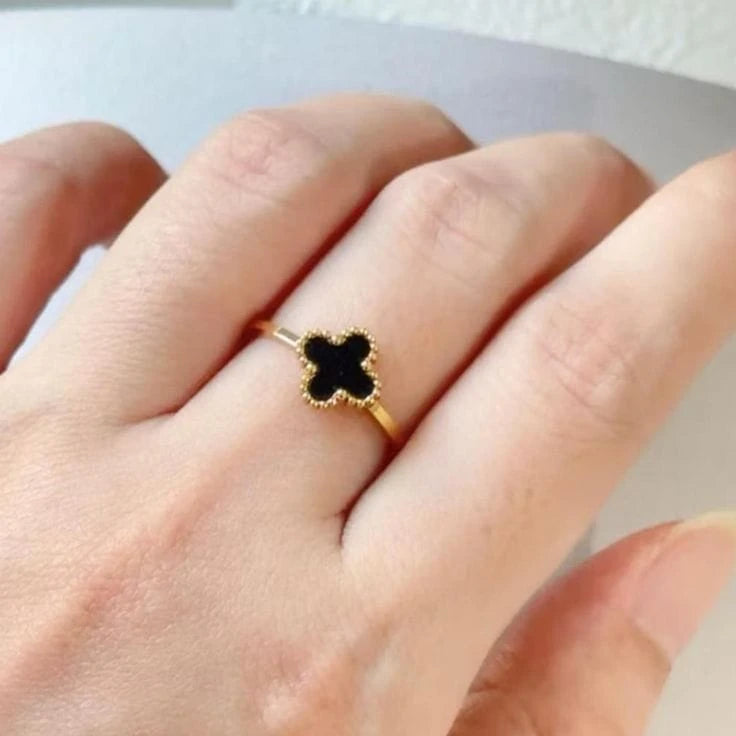 Noira Mini Clover Gold Ring