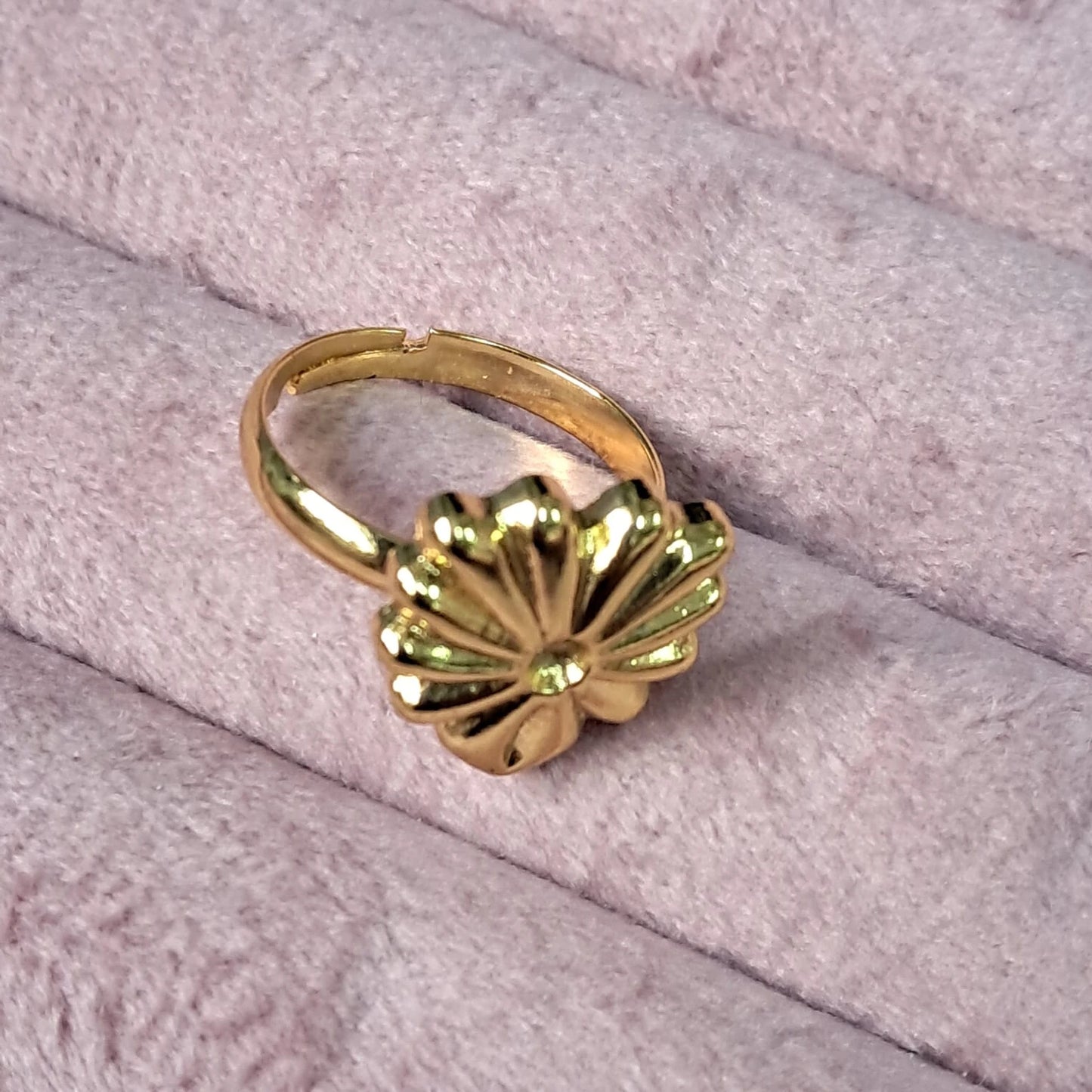Daisy Bloom Adjustable Gold Ring