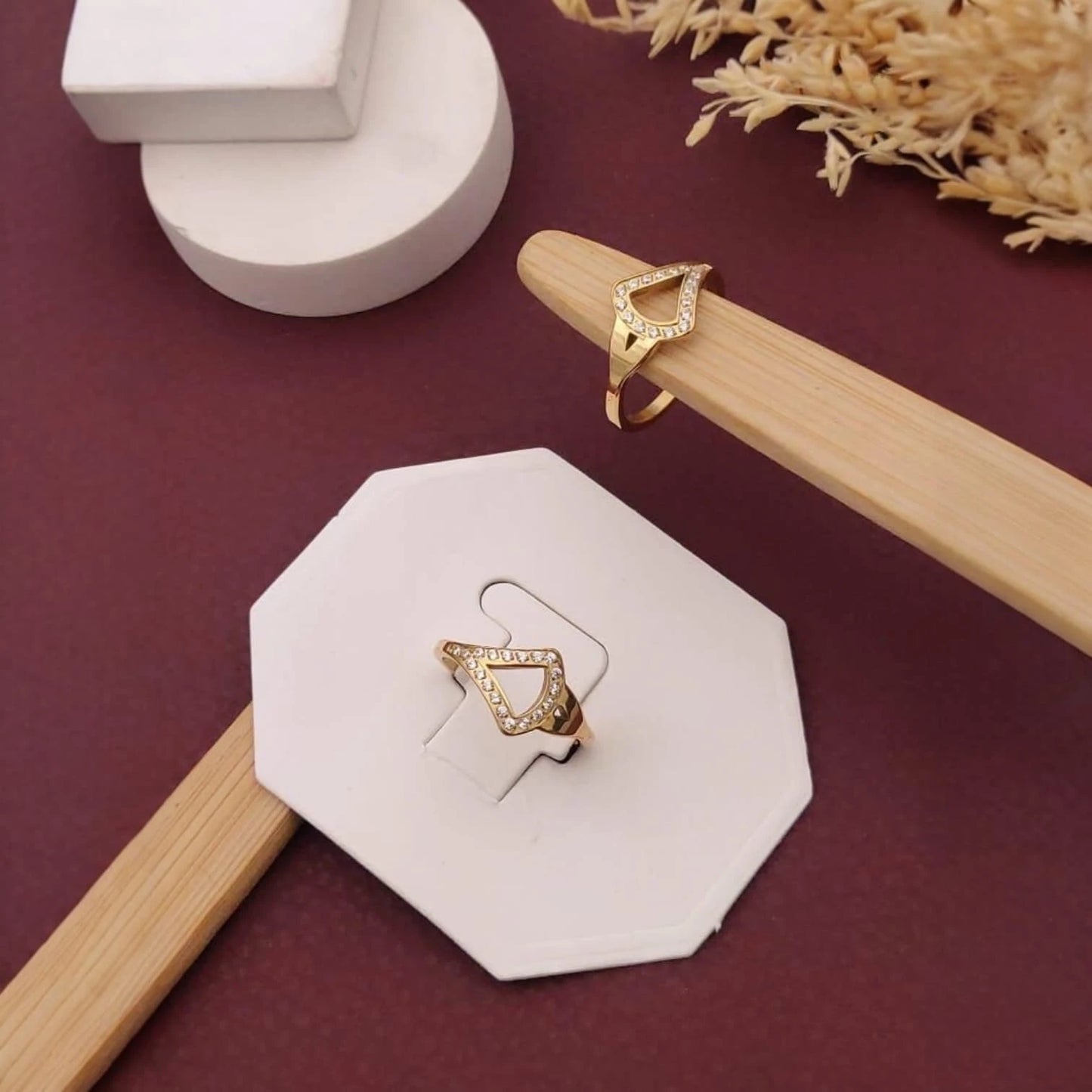 Triara Crystal Frame Gold Ring