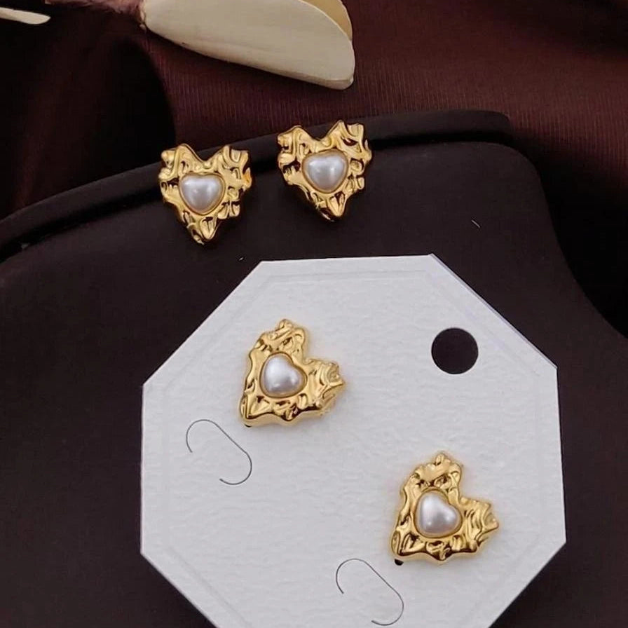 Vintage Pearl Heart Stud Earring