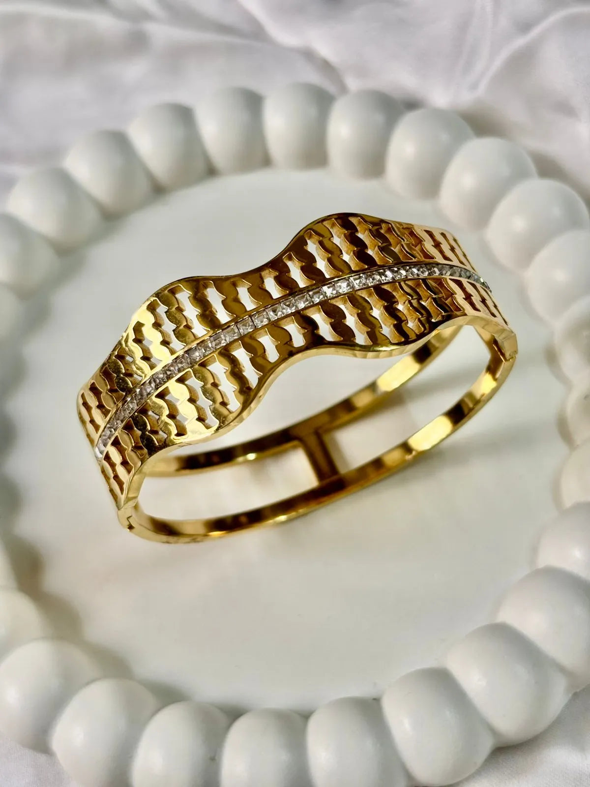 Wavy Gold Diamond Kada