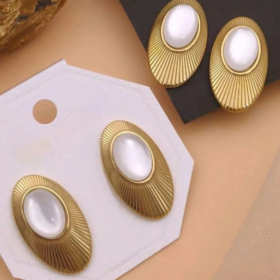 Vintage Oval Pearl Stud Earrings