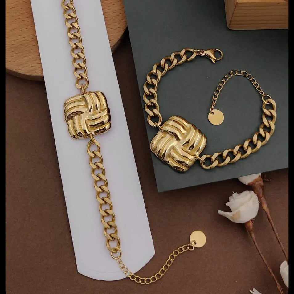 Luxe Knot Anti-Tarnish Bracelet