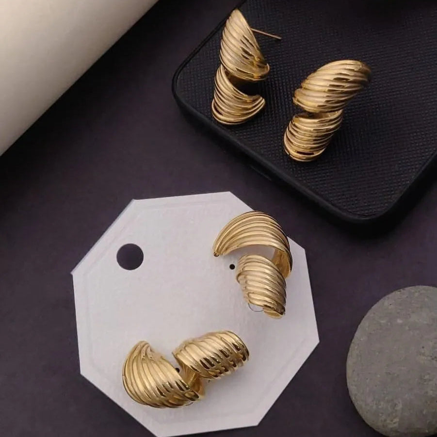 Twist Ridge Stud Earrings