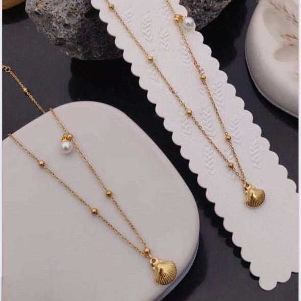 Classic Golden Leaf Chain Necklace