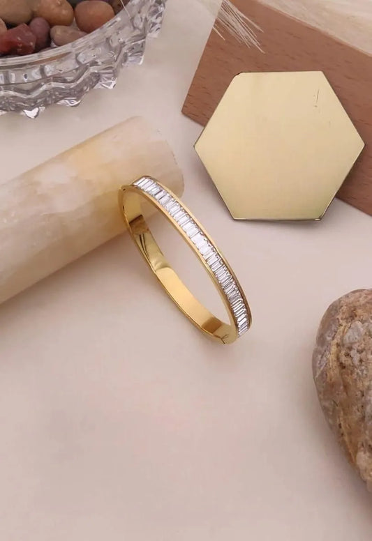 Baguette White Accents kada