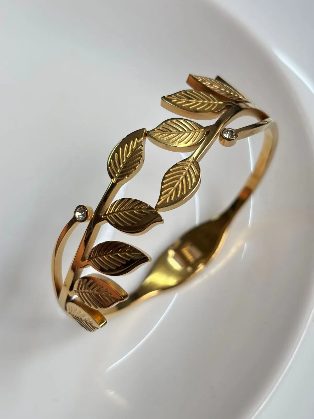 Elegant Gold Leaf Kada
