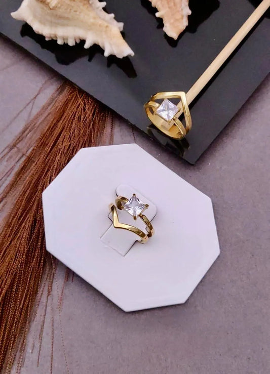 Golden Crown Point Anti-Tarnish Ring