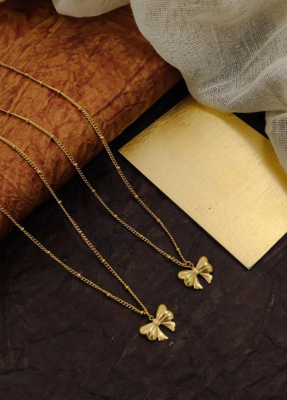 Golden bow Necklace