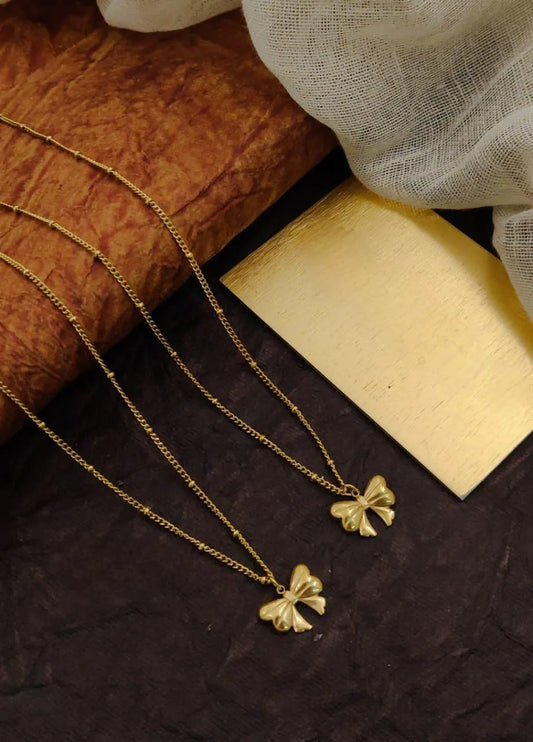 Golden bow Necklace