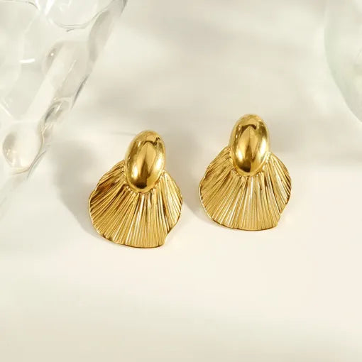 Vintage-Inspired Gold-Plated Textured Shell Earrings – Bold & Elegant