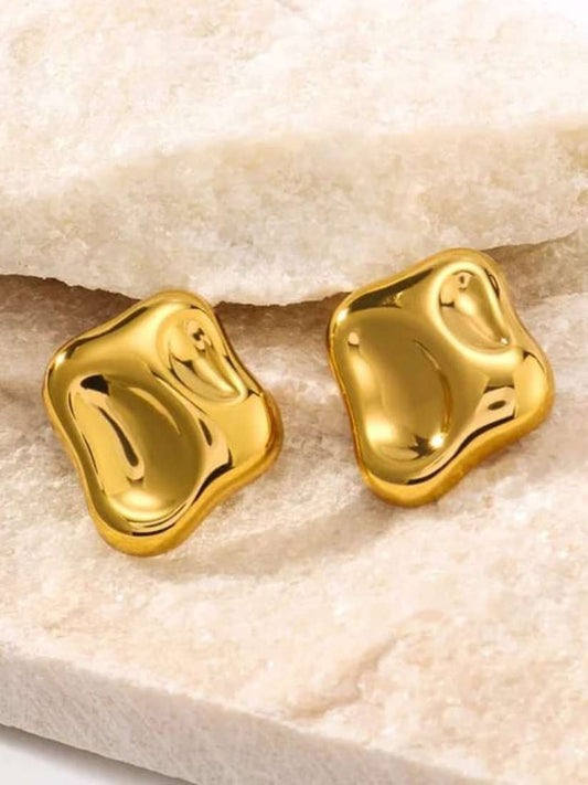 Abstract Gold-Plated Fluid Stud Earrings – Modern & Minimalist Statement Jewelry