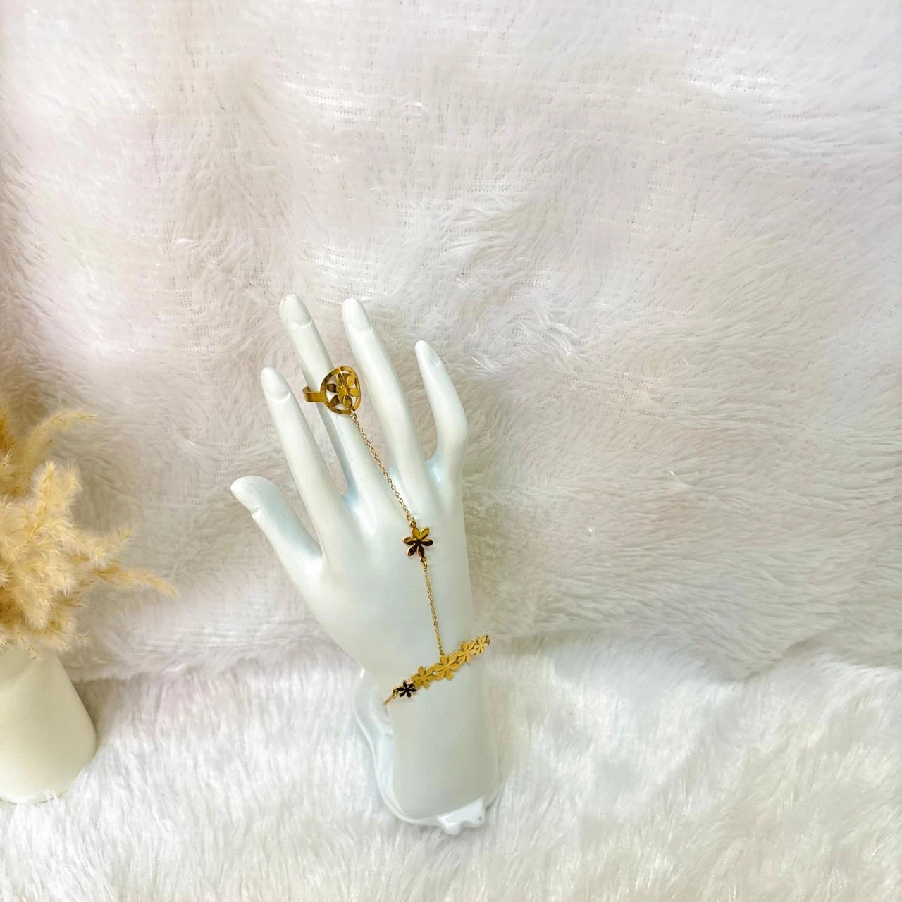 Zaira Floral Gold Hath Panja
