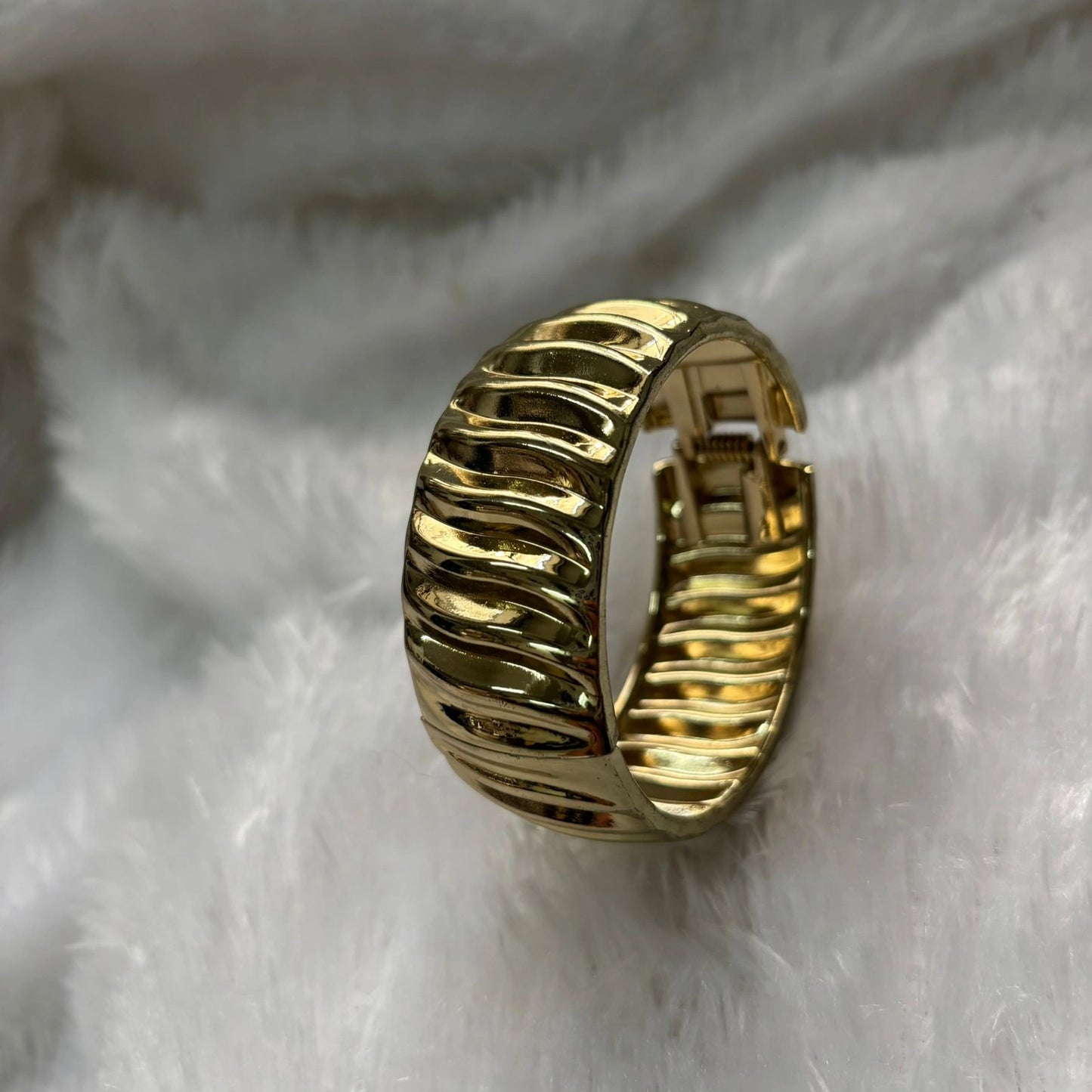 Aurora Wave Gold Finish Kada