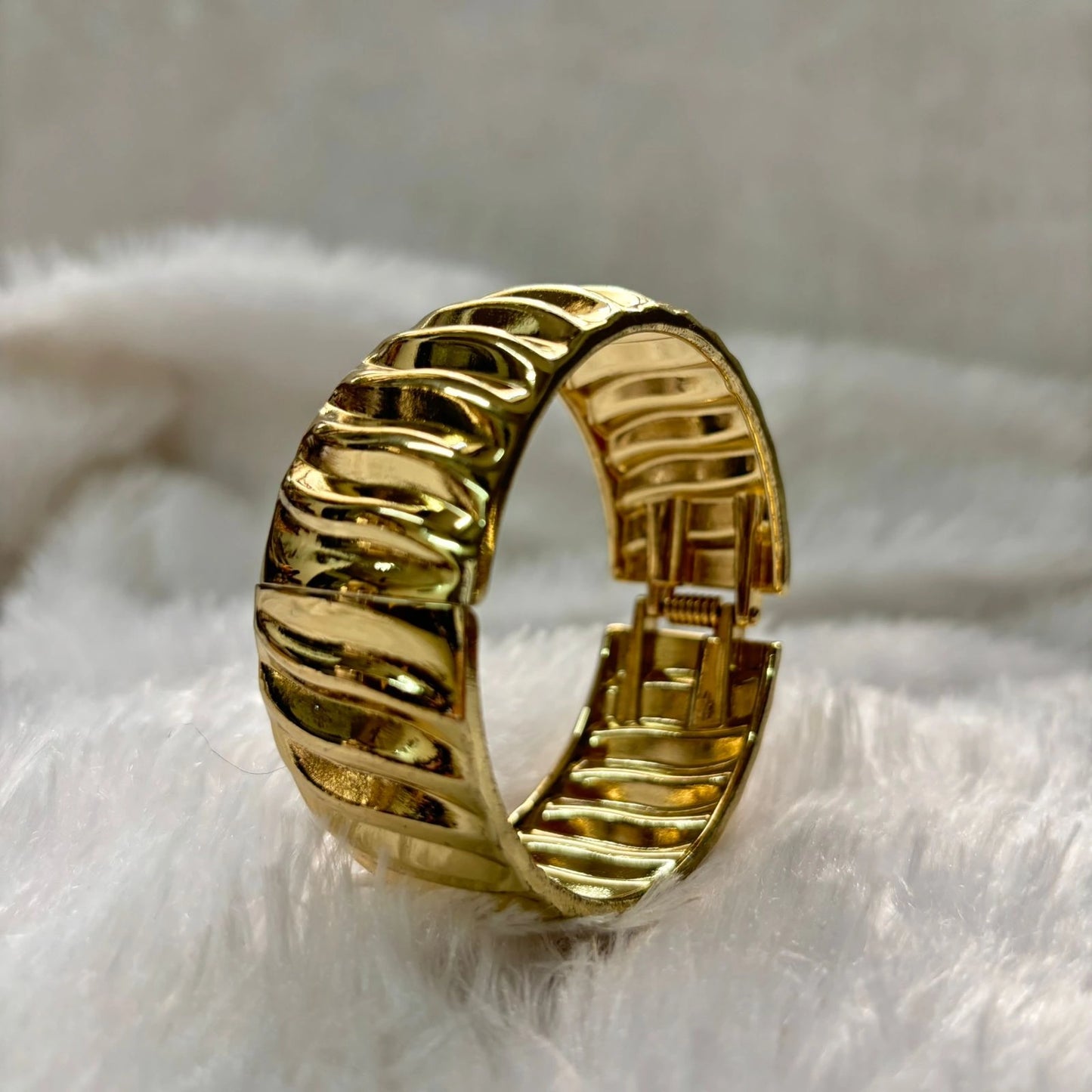 Aurora Wave Gold Finish Kada