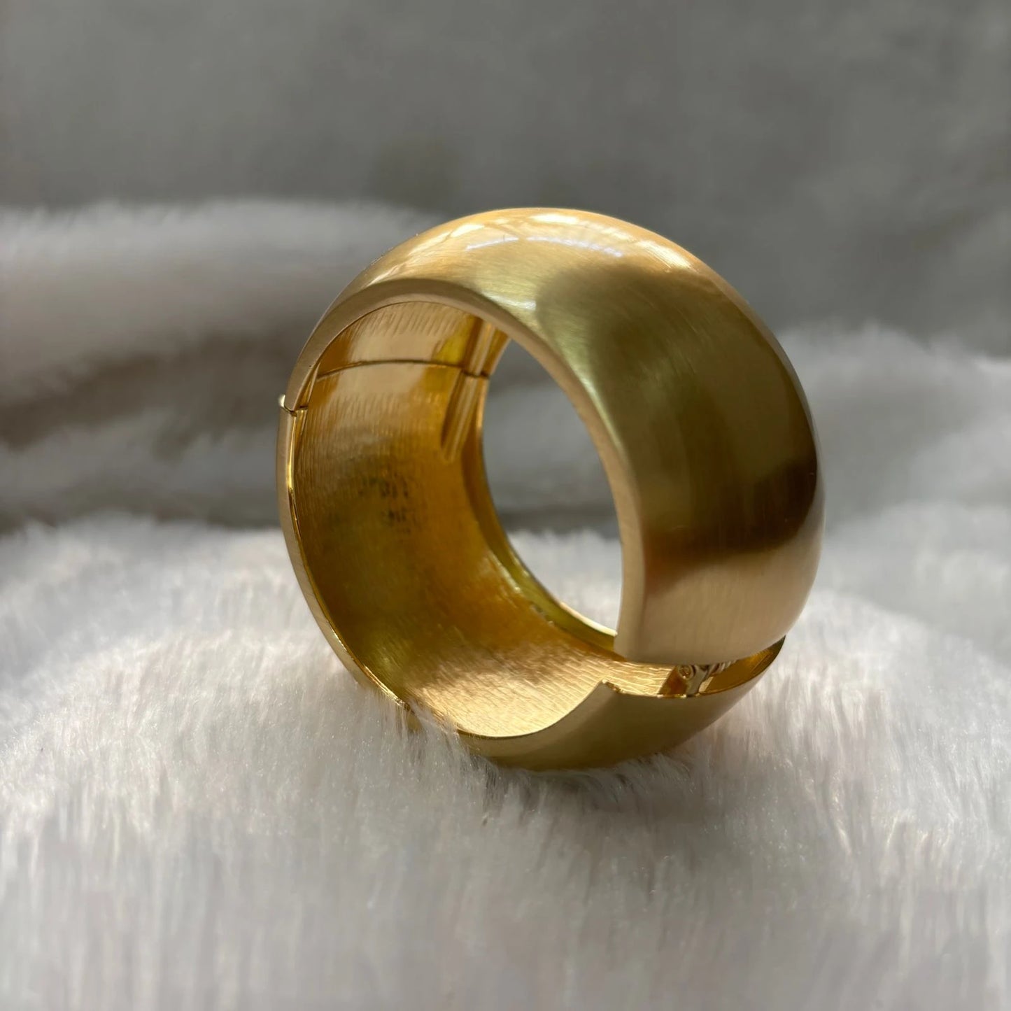 Solara Luxe Wide Gold Kada