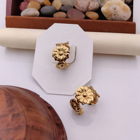 Aurum Daisy Gold Ring