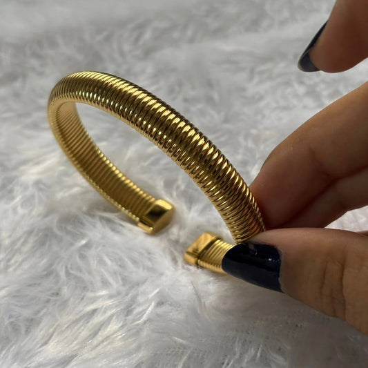 Aurex Coil Gold Kada