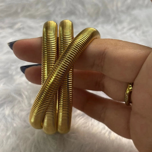 Aurevia Trinity Coil Kada